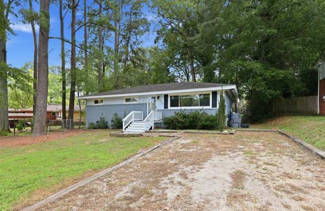 Charming 3-Bedroom Ranch Style Home ! photos photos