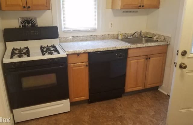 318 W Buck St - 318 West Buck Street, Paulsboro, NJ 08066