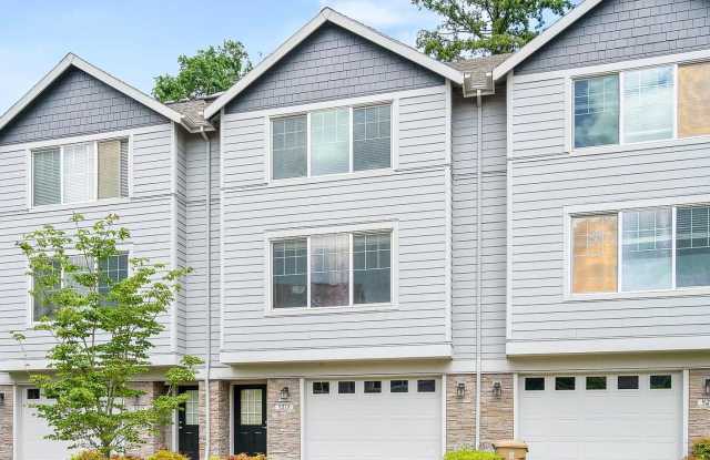 9215 SW Sweek Drive - MOVE-IN SPECIAL 1/2 OFF First Month's Rent! Exceptional Townhome Gallery 3