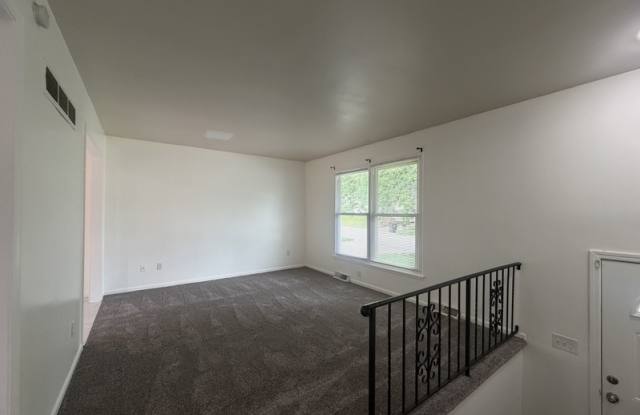 1208 South Mayview Avenue Gallery 2