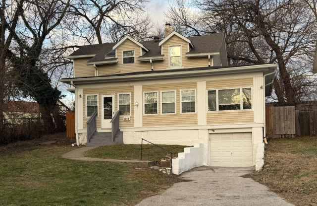 Spacious 4 Bedroom / 1.5 Bath in Quiet Area For Rent photos photos Spacious 4 Bedroom / 1.5 Bath in Quiet Area For Rent photos photos