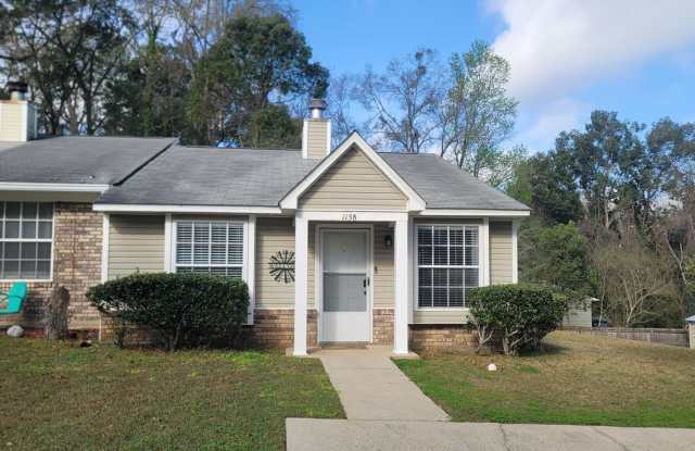 MODERN SE 2/2 w/ New Flooring  Fixtures, Washer/Dryer,  Stainless/Black Appliances! Avail NOW for $1425/month! photos photos