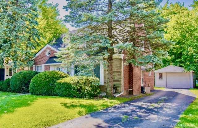 1231 Washtenaw Avenue photos photos