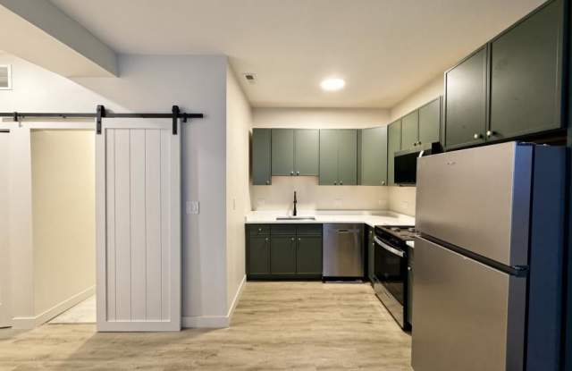 1635 West Cornelia Gallery 1