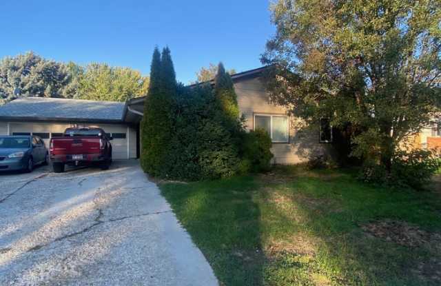 1829 North Crestmont Drive Gallery 1