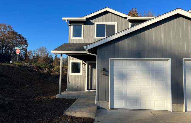 Newer 3 bedroom 2.5 bathroom duplex in Thurston! photos photos