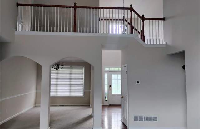 807 Sylvania Court SE Gallery 2