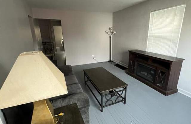 246 Basswood Avenue - 2 photos photos