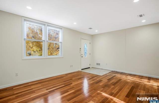 81 Washington Place Gallery 3