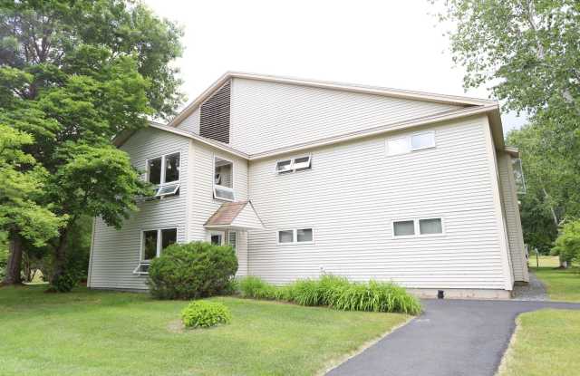 Winter Seasonal Rental Available Nov 1! | $1500/mo | Easy-Living 1-Bedroom Condo in Campton, NH | Near Loon Mountain & Waterville Valley Gallery 1