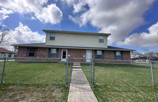 Spacious Duplex By McNeese photos photos