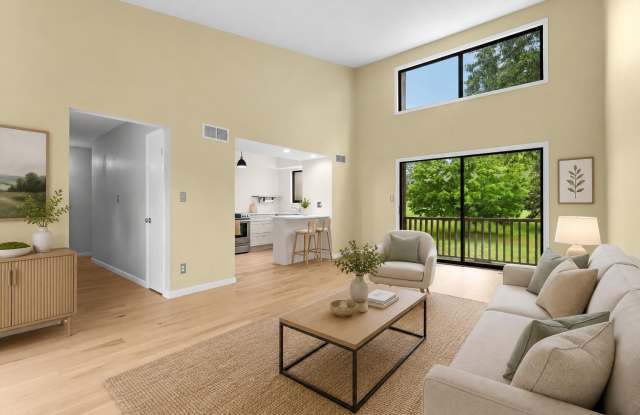304 Fairway Cove Gallery 1