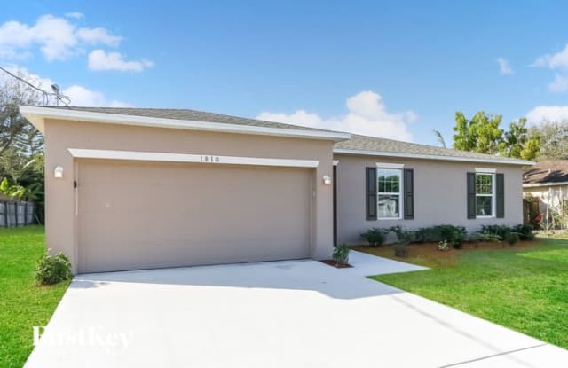 1810 Southwest Effland Avenue photos photos