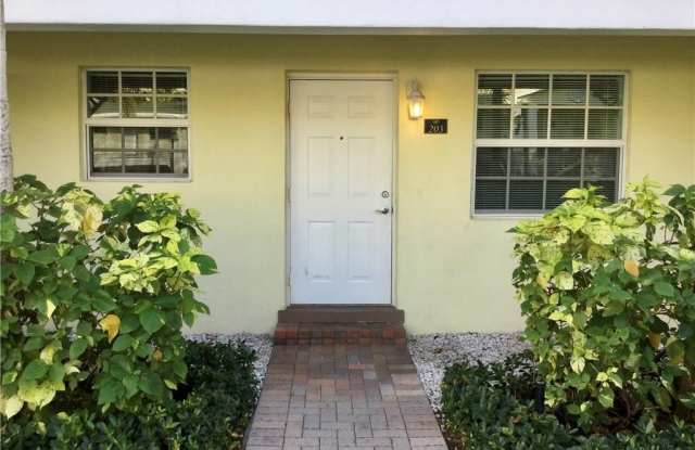 2660 NE 8th Ave photos photos 2660 NE 8th Ave photos photos