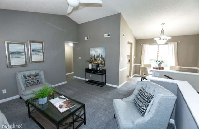 1456 Bluebird Ter, Saint Louis MO Gallery 3
