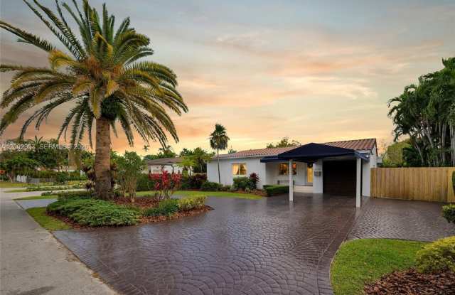 6134 SW 28th St photos photos