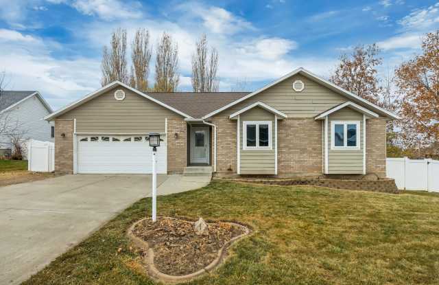 778 S 410 E photos photos