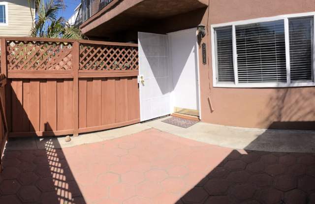 Prime Location! 2 Bedroom Apartment with Large Private Patio! In Unit Washer & Dryer! Gated Community! Walking Distance from the Heart of North Park! Gallery 4