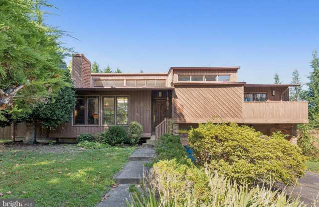 1684 CHAIN BRIDGE Road - 1684 Chain Bridge Road, McLean, VA 22101