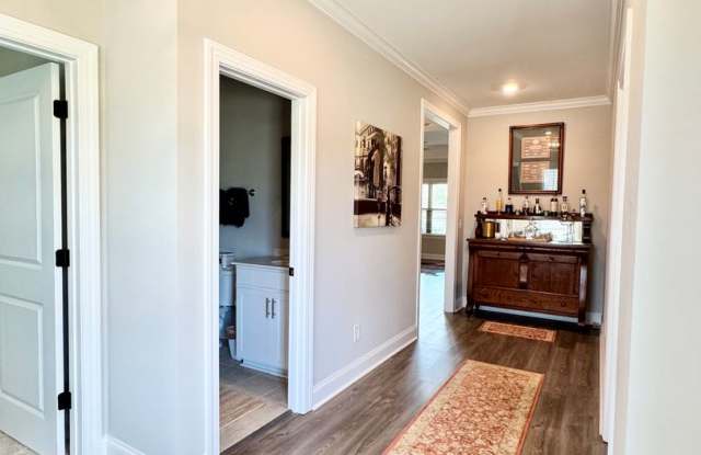 2 Bed / 2 Bath Woodward Oaks Townhome with Fenced Yard & Garage - Available February 2027! Gallery 3