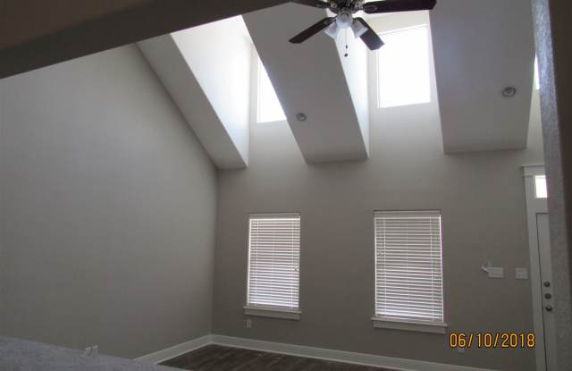 120 Waverly Dr Gallery 3