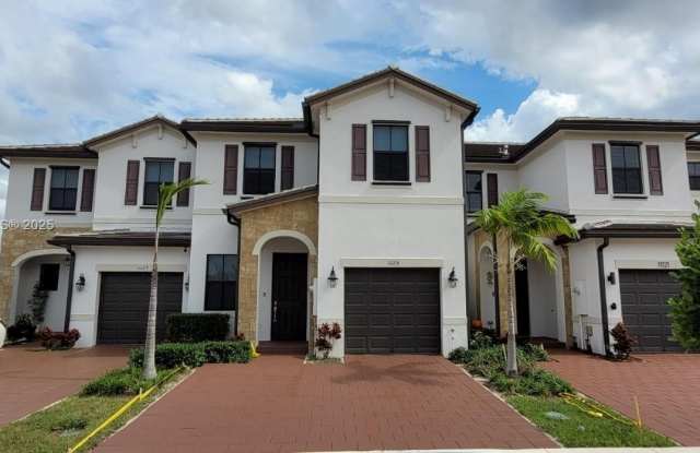 11125 W 33rd Ct photos photos