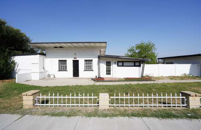 1443 North Riverside Avenue photos photos
