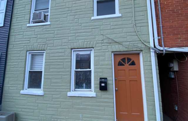 Remarkable 3 BR Townhouse in Downtown Lancaster City with Large Fenced in Backyard! photos photos