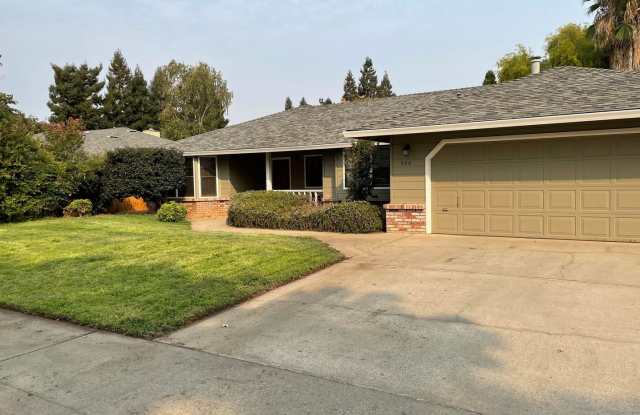 520 Black Oak Cir - 520 Gallery 2