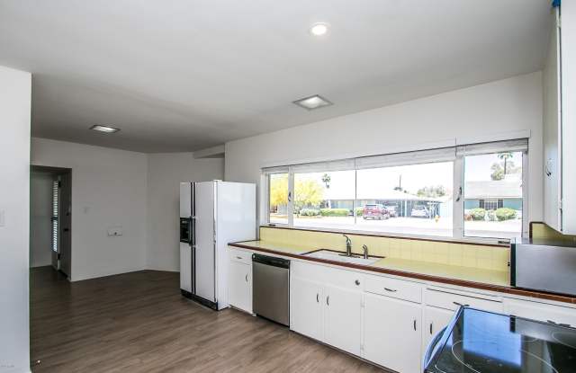 1221 E WINDSOR Avenue Gallery 3