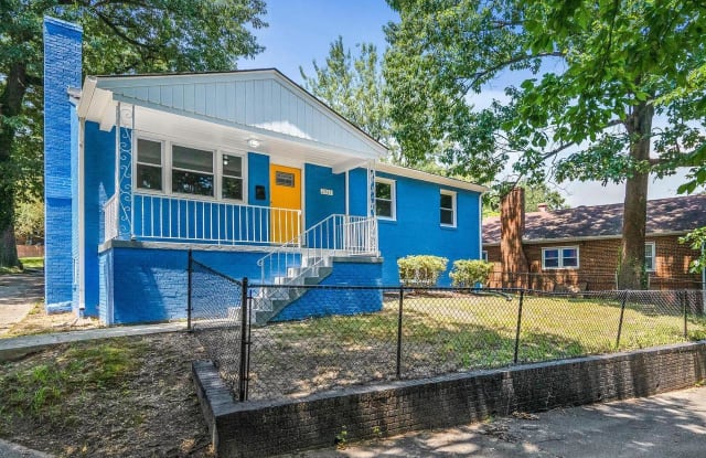 2561 36TH STREET SE - 2561 36th Street Southeast, Washington, DC 20020