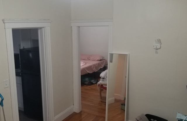 Brighton 1 Bed split available 9/1 photos photos
