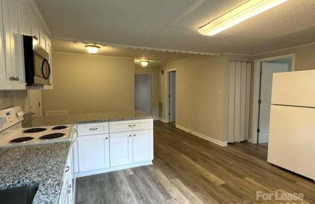 2905 Glendale Avenue Gallery 3