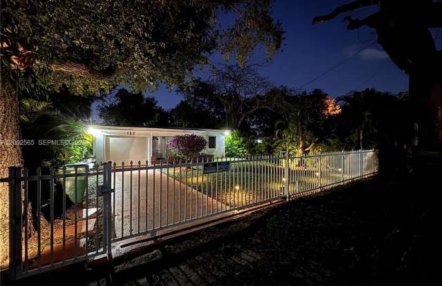 151 NW 165th St photos photos