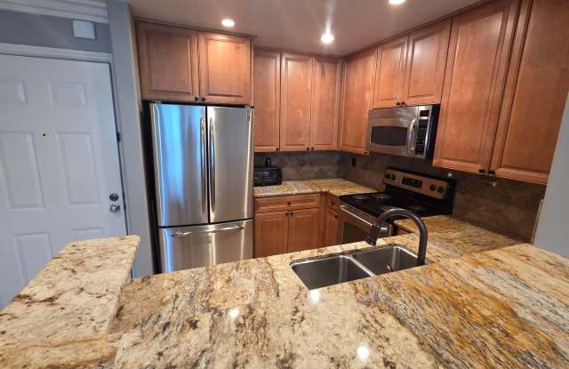 1 bed 1 bath in UTC with great amenities Pool, hot tub, gym, underground parking. photos photos