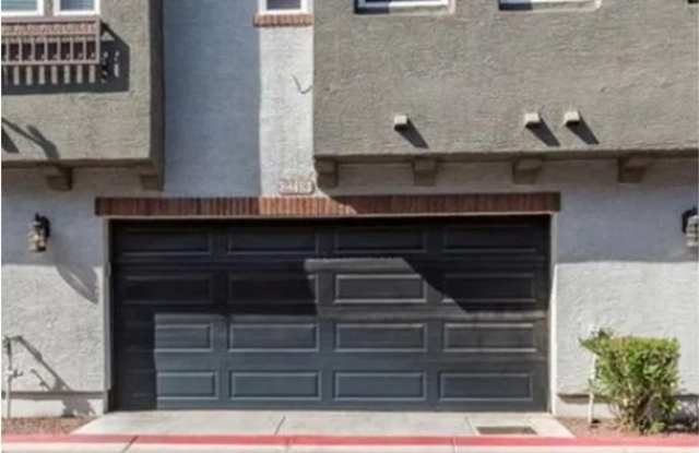 2218 East Huntington Drive Gallery 4