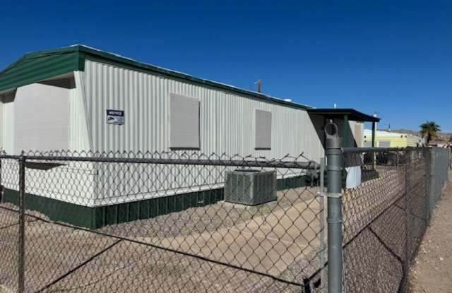 Parially Furnished 2BR 1BA Remodeled-Fenced Yard + RV/Coach cement Parking Gallery 4