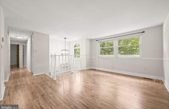 5435 THE BRIDLE Path Gallery 4