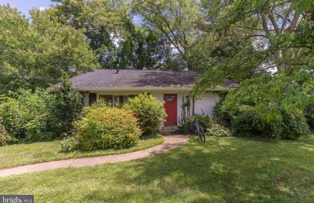 10305 FOREST AVENUE photos photos