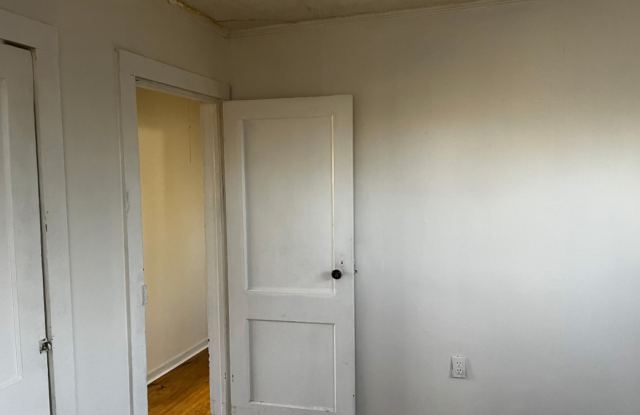 141 Cartwright Street Gallery 2