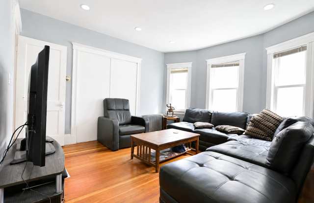 18 Hunnewell Ave Gallery 2