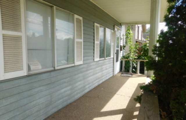 418-420 Burton Avenue, 418 Gallery 2