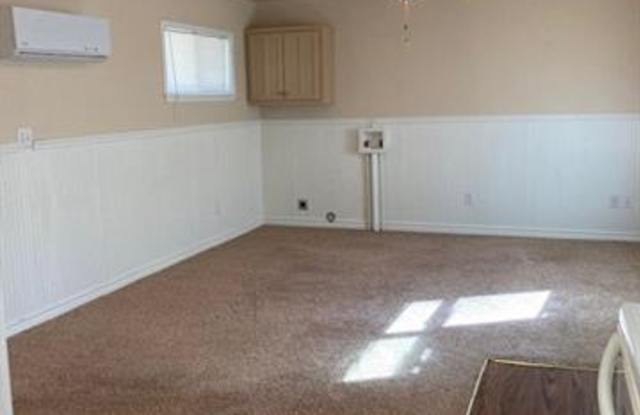 402 Uhl Gallery 2