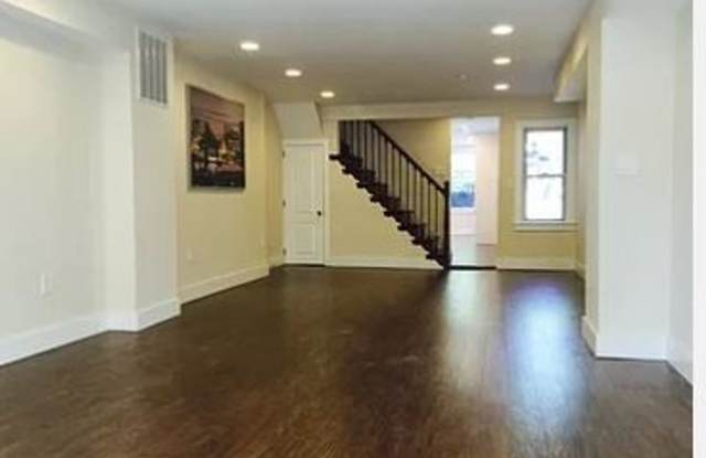 3544 Roland Ave. Gallery 3