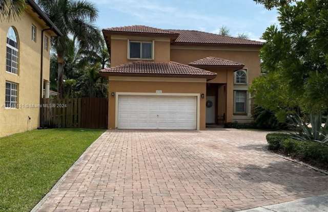 4124 NE 30th St - 4124 Northeast 30th Street, Homestead, FL 33033