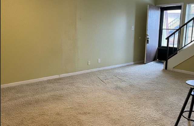 Spacious 2 Bed / 2 Bath Unit in Tulsa Gallery 4