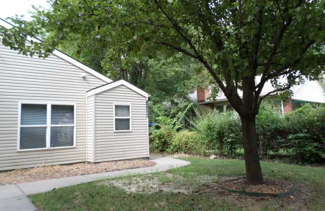 4 beds AND 4 bath unit! - 1120 Pierre Street, Manhattan, KS 66502 4 beds AND 4 bath unit! - 1120 Pierre Street, Manhattan, KS 66502