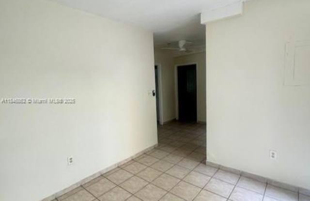 910 S Douglas Rd photos photos