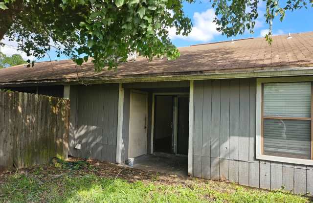 $1195.00 - 2/2 - Jefferson Square - Newly updated FRESH Gallery 3