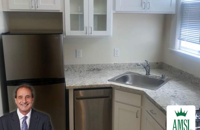 Sweet Studio. Alamo Square. Dishwasher. Microwave. Hardwood. Granite. Stainless. Laundry. Gallery 1